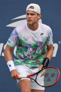 Zizou Bergs - tennis player