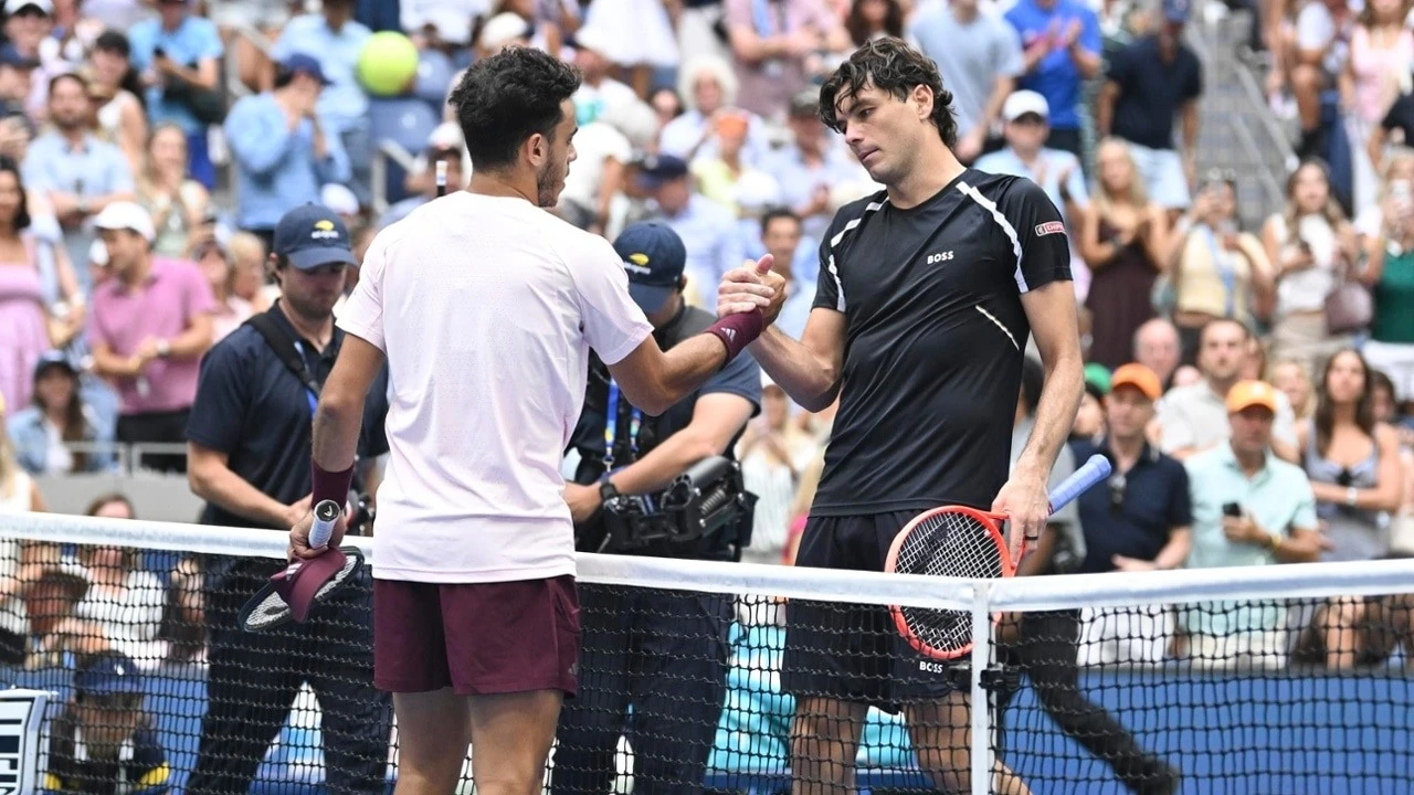 Supporting image for Cerundolo recovers from two sets down and saves a late service game against Fritz