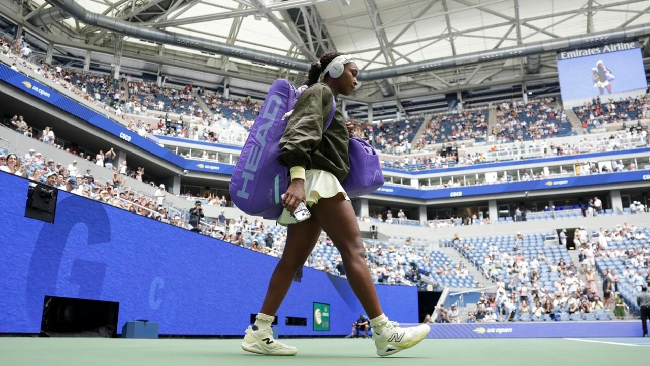 Støttebillede til Coco Gauff redder to matchbolde og fuldfører et kvartfinale-comeback mod Mirra Andreeva